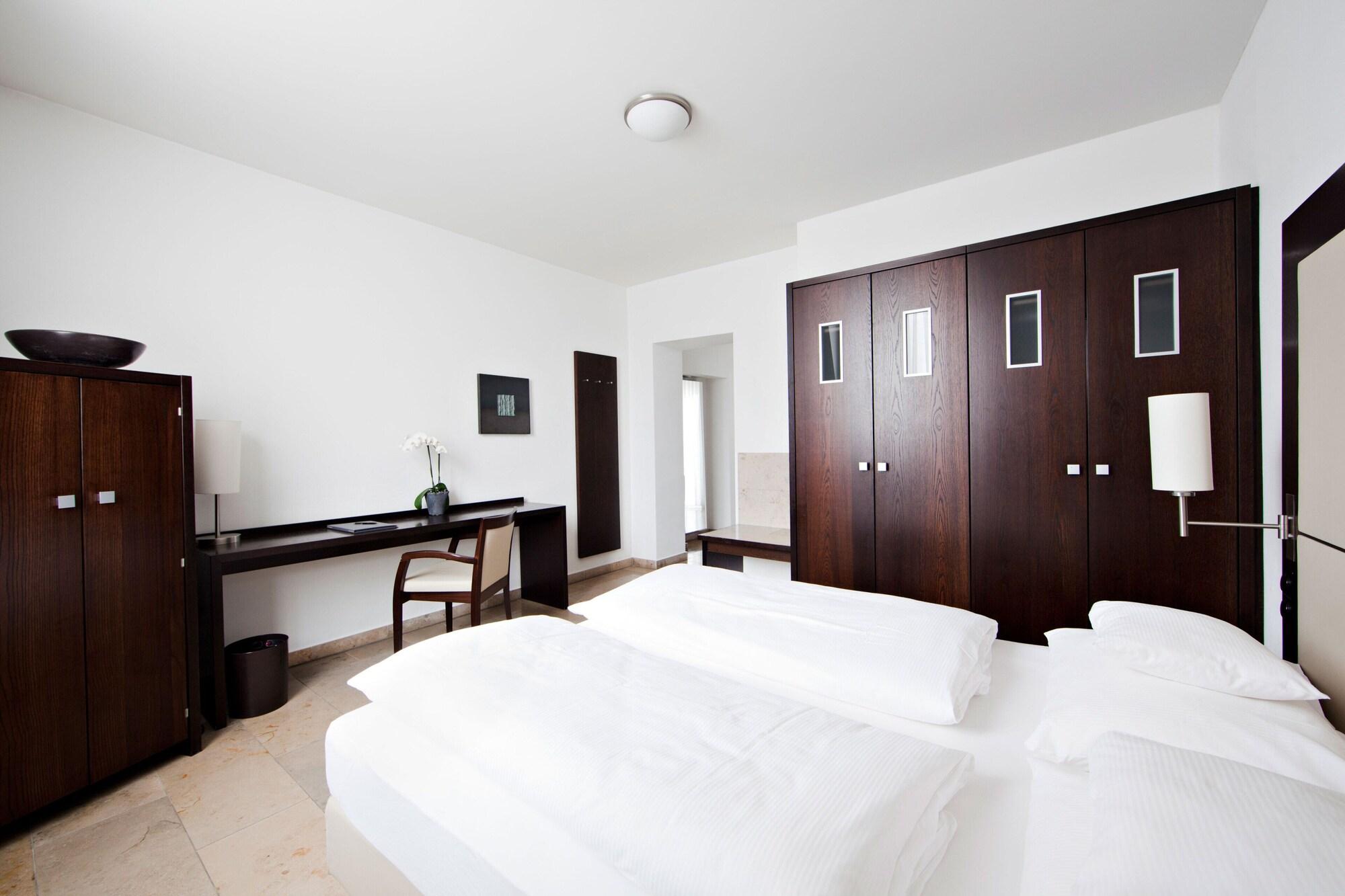 Burns Art Hotel Dusseldorf Exterior photo
