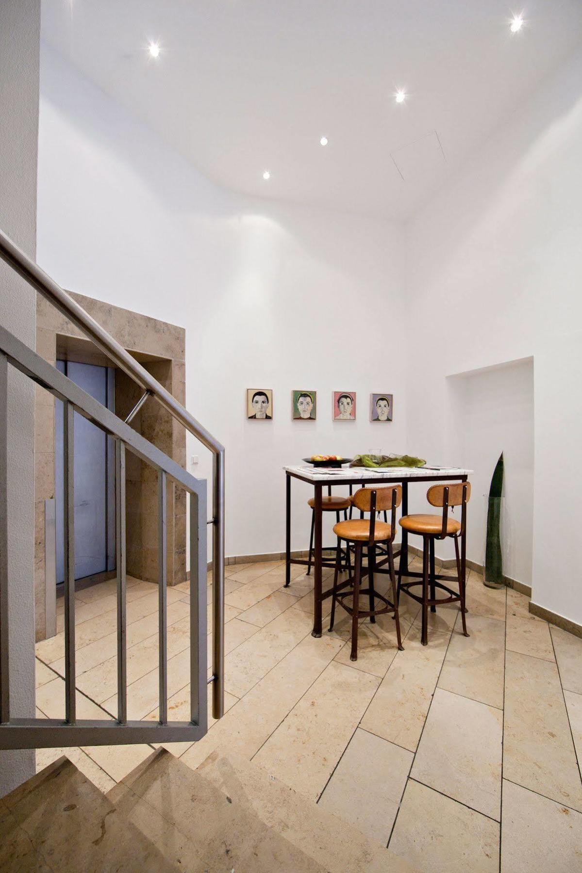 Burns Art Hotel Dusseldorf Exterior photo